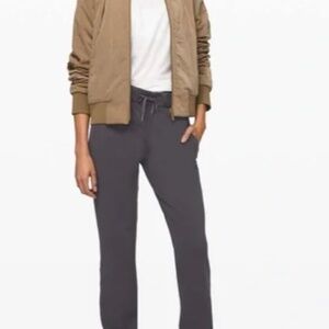 On the fly Grey pants EUC